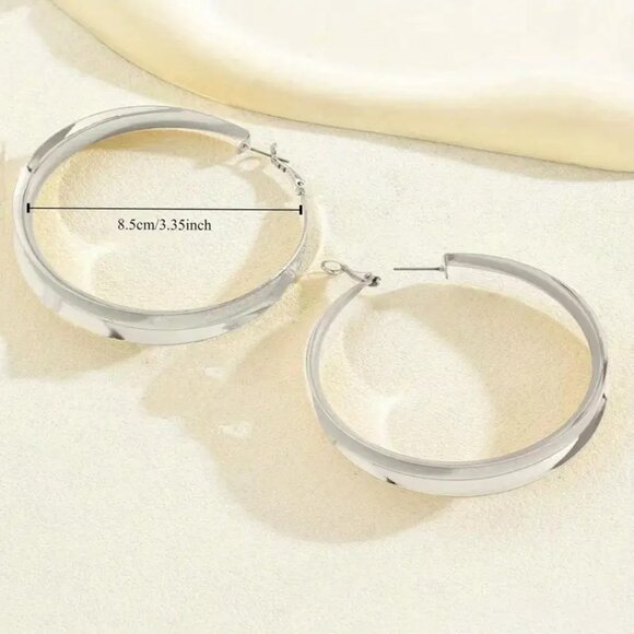 Vintage Oversized Hoop Earrings (Color: Golden) - Picture 3 of 3